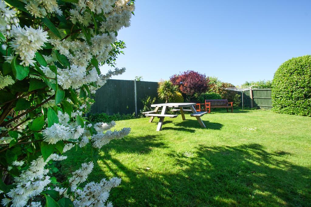 Dean Court Garden - Parking - By Brighton Holiday Lets Exterior photo
