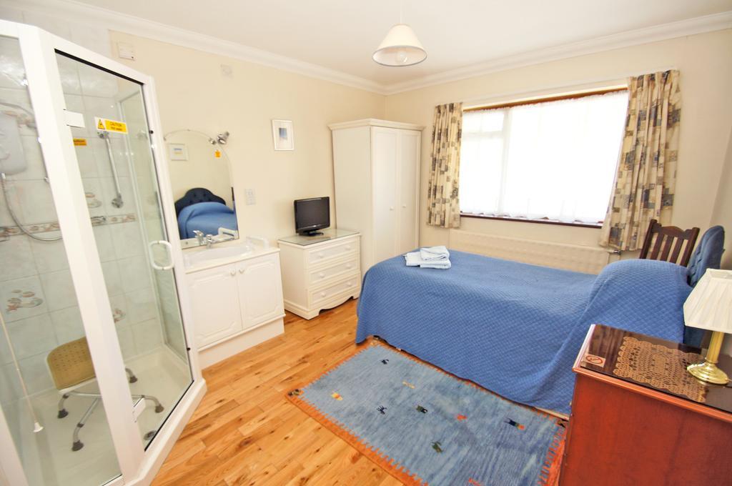Dean Court Garden - Parking - By Brighton Holiday Lets Exterior photo